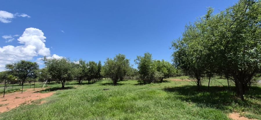 5 Bedroom Property for Sale in Rustenburg Rural North West